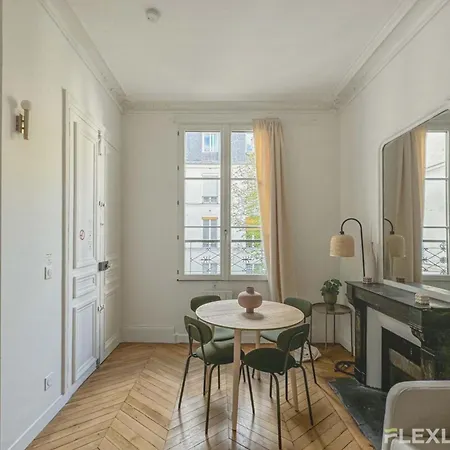 Charming Haussmannian One Bedroom - Near Opéra Parigi