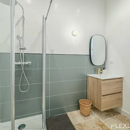 Charming Haussmannian One Bedroom - Near Opéra Parigi